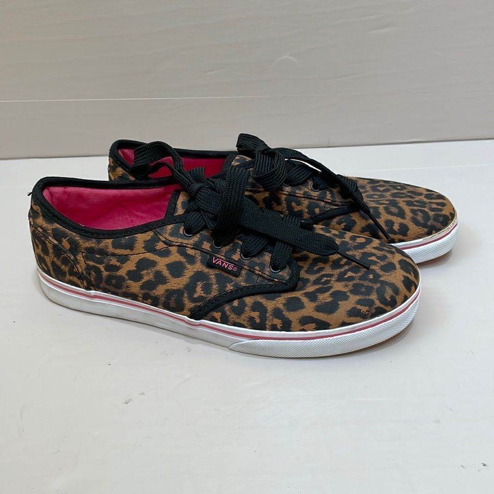 VANS SNEAKERS IN LEOPARD PRINT